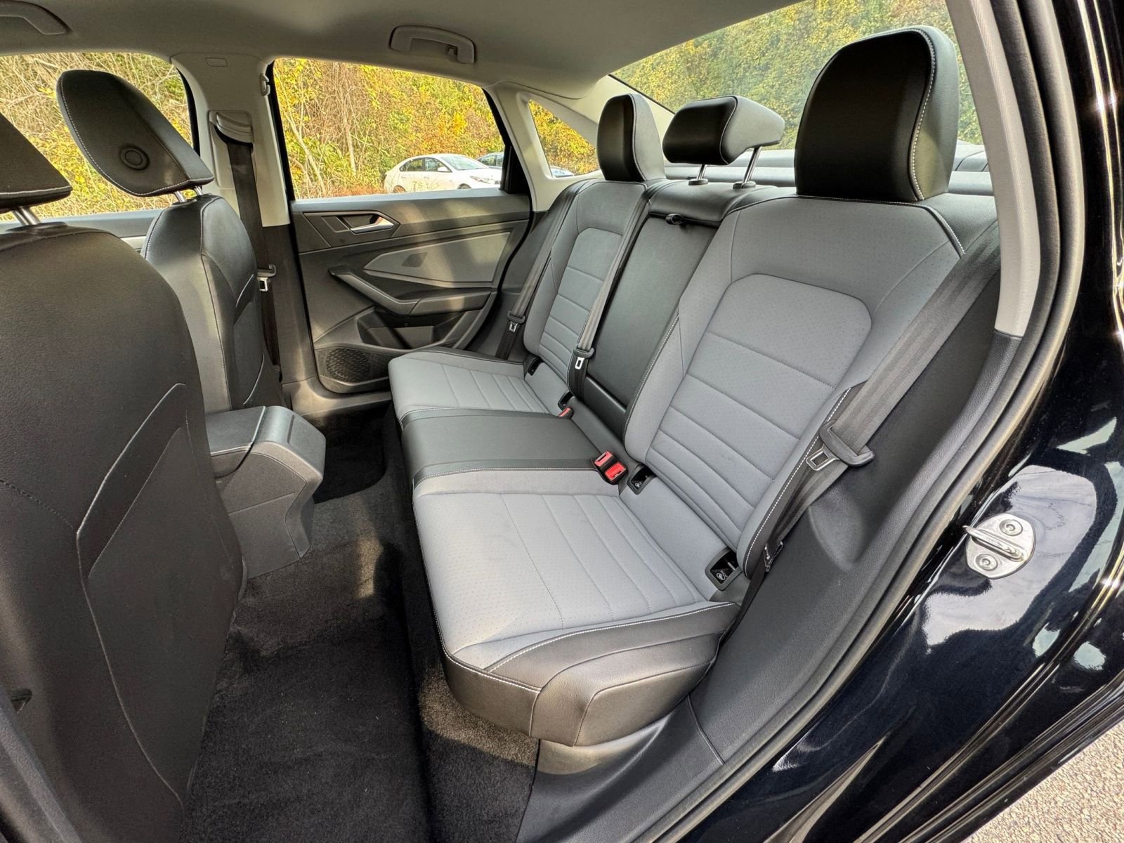 Thumbnail: 2025 Volkswagen Jetta - 32