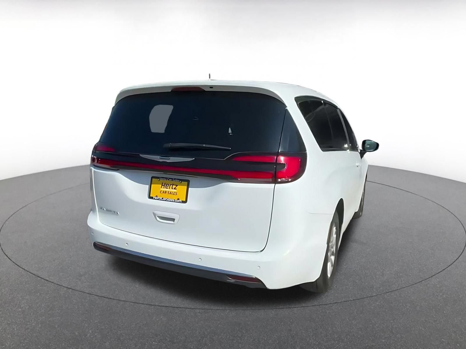 Thumbnail: 2025 Chrysler Pacifica - 13