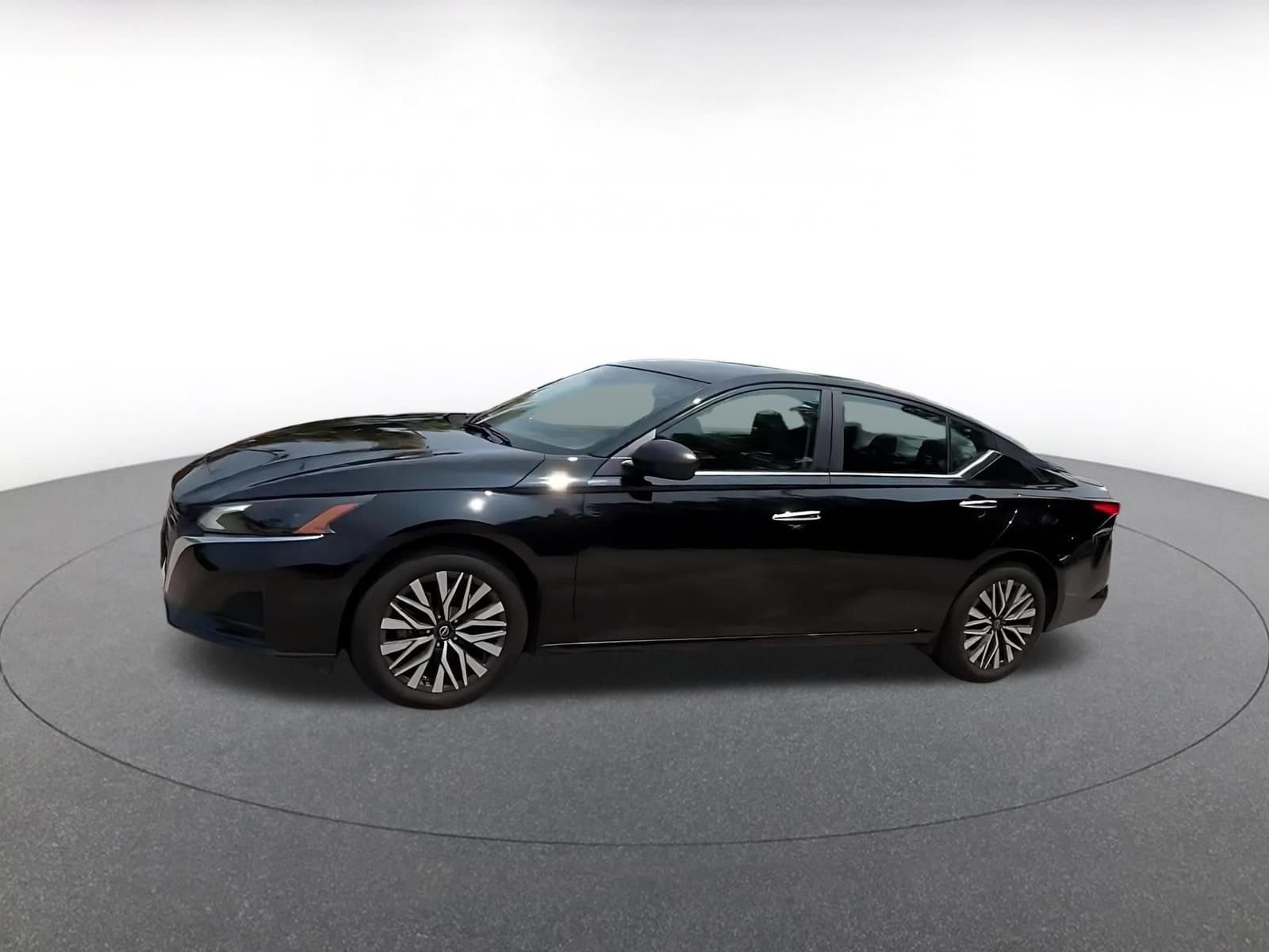 Thumbnail: 2025 Nissan Altima - 8