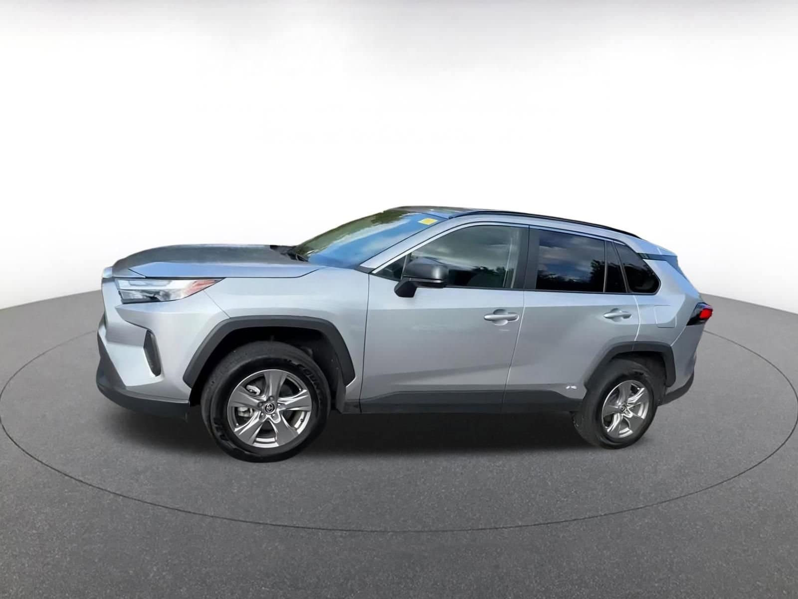 Thumbnail: 2025 Toyota RAV4 - 8