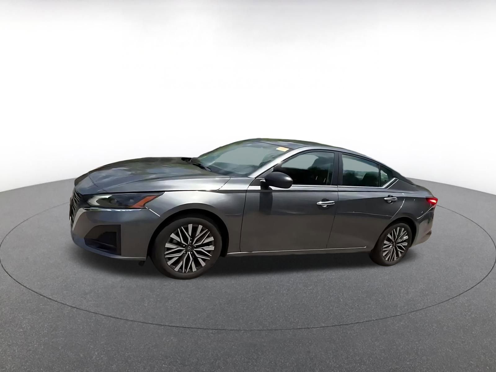 Thumbnail: 2025 Nissan Altima - 8