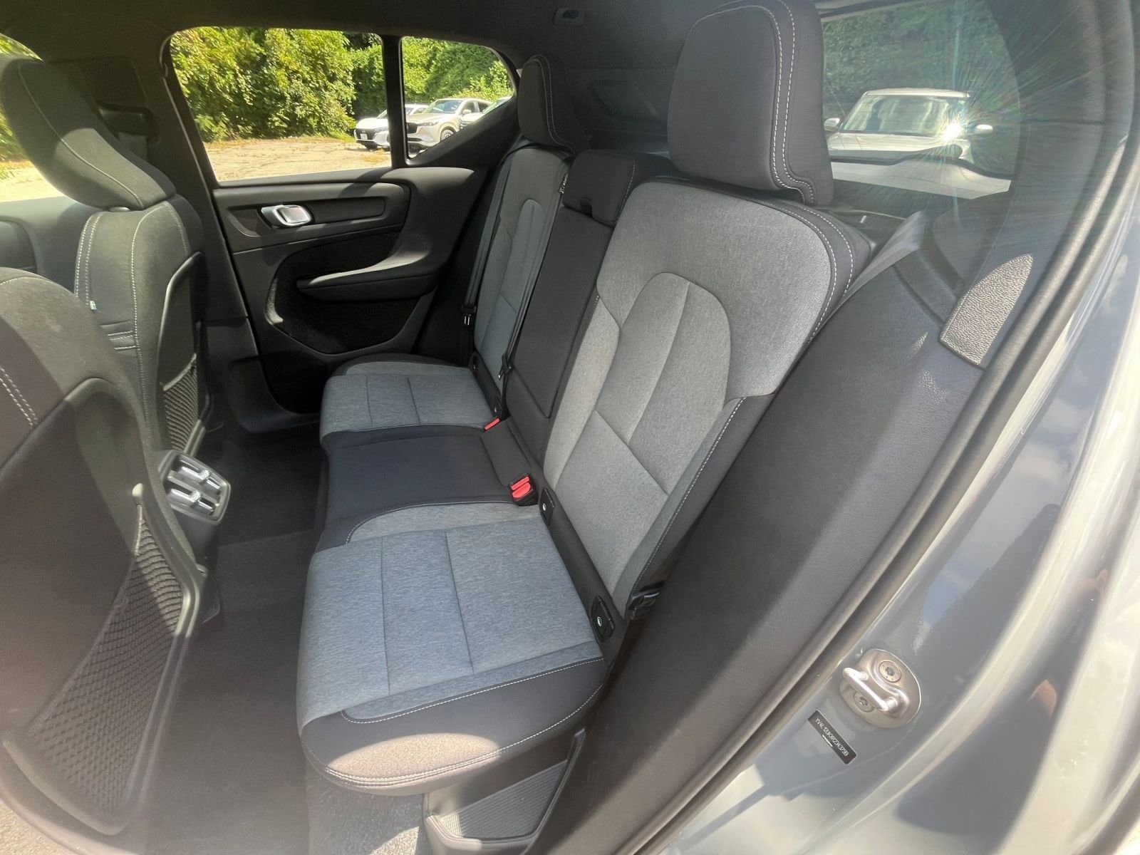 Thumbnail: 2024 Volvo XC40 - 32