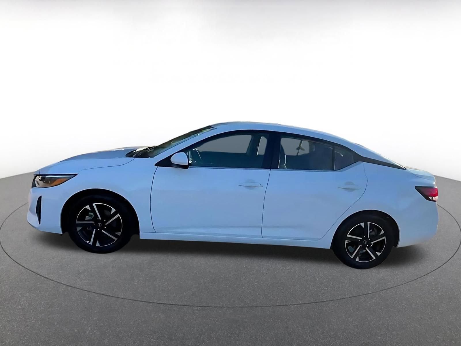 Thumbnail: 2025 Nissan Sentra - 9