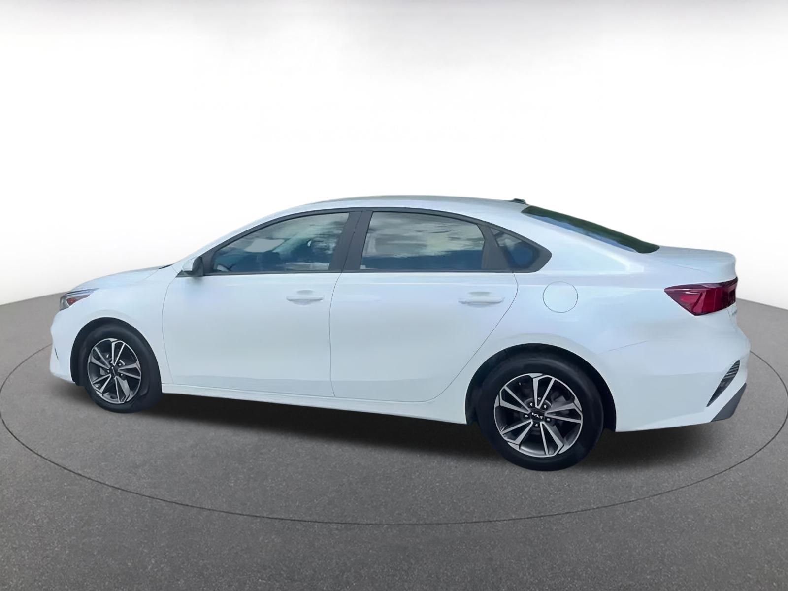 Thumbnail: 2023 Kia Forte - 10