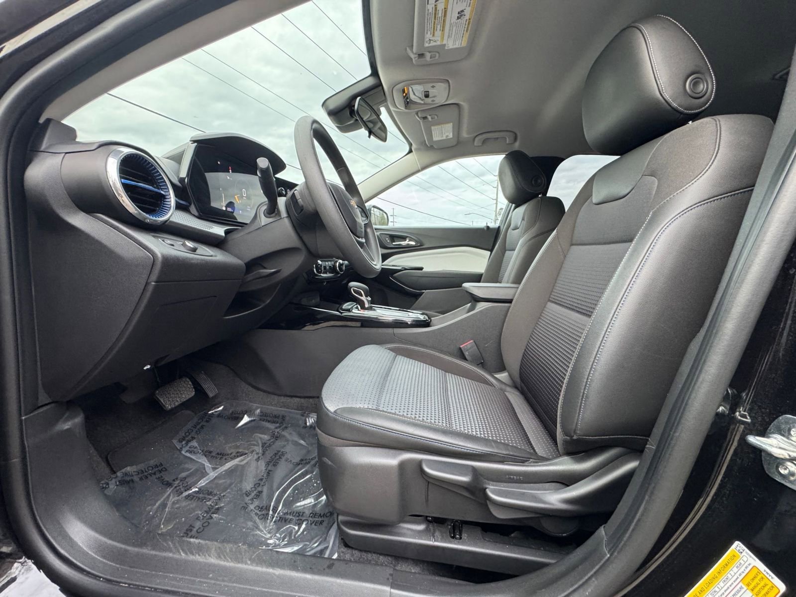 Thumbnail: 2025 Chevrolet Trax - 23