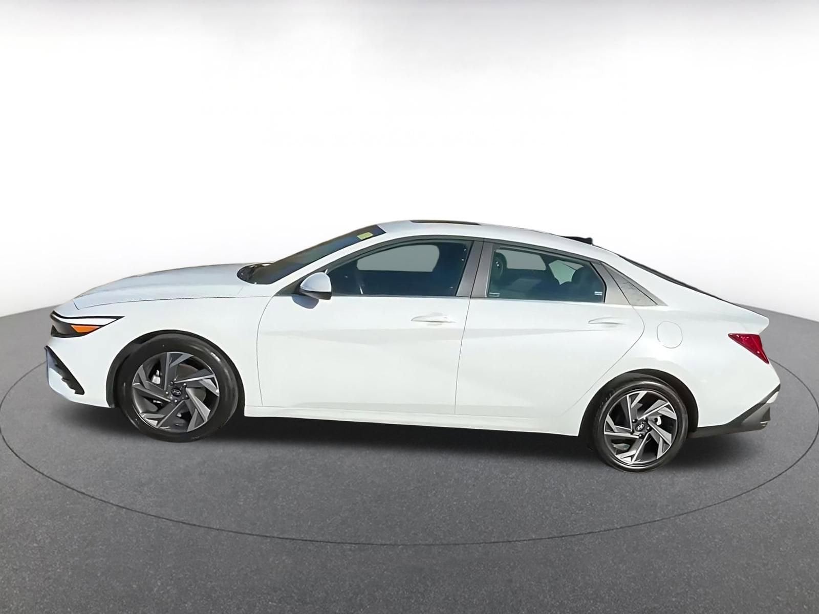 Thumbnail: 2025 Hyundai Elantra - 9