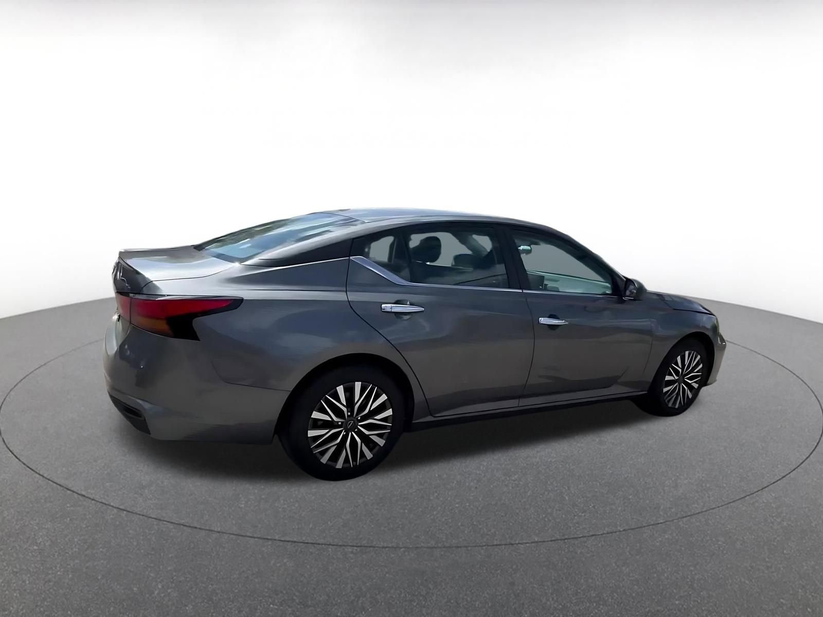 Thumbnail: 2025 Nissan Altima - 15