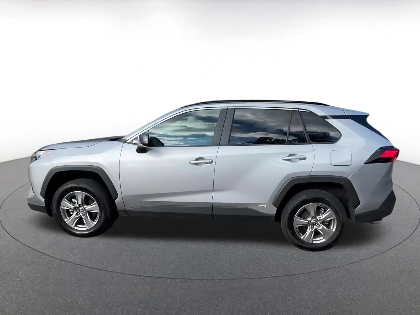 Thumbnail: 2025 Toyota RAV4 - 9