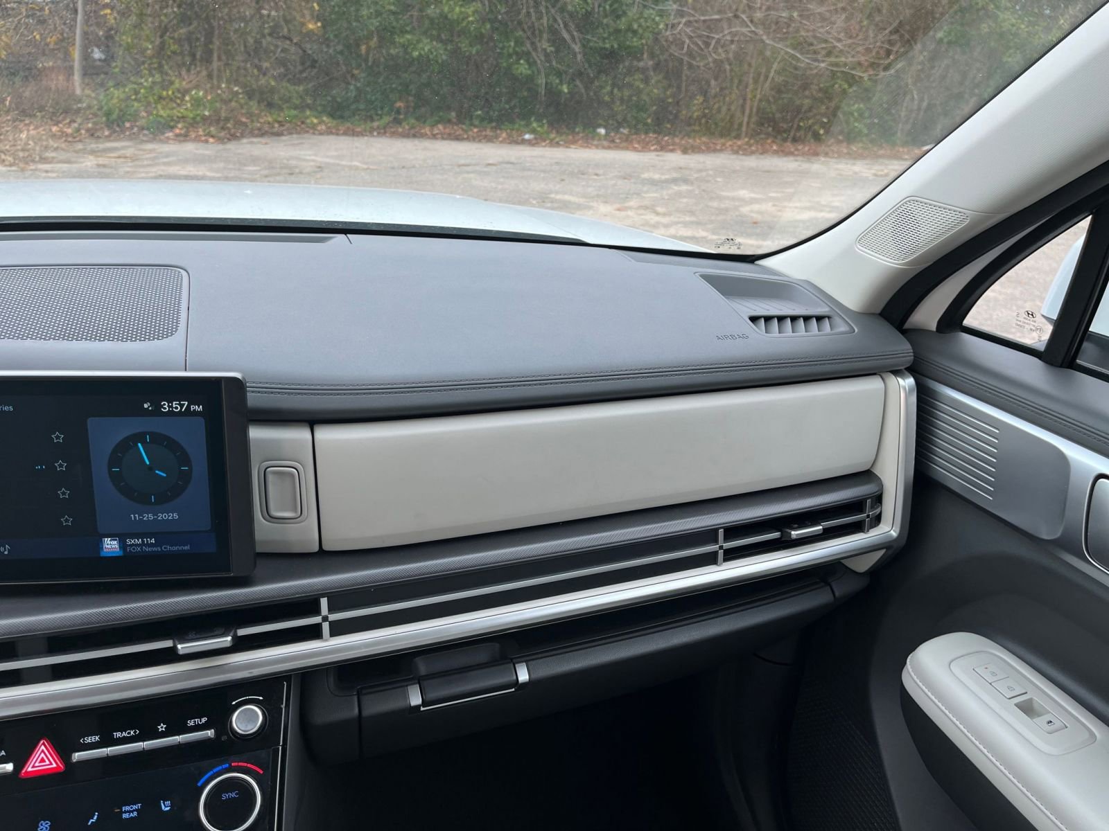 Thumbnail: 2025 Hyundai Santa Fe - 33