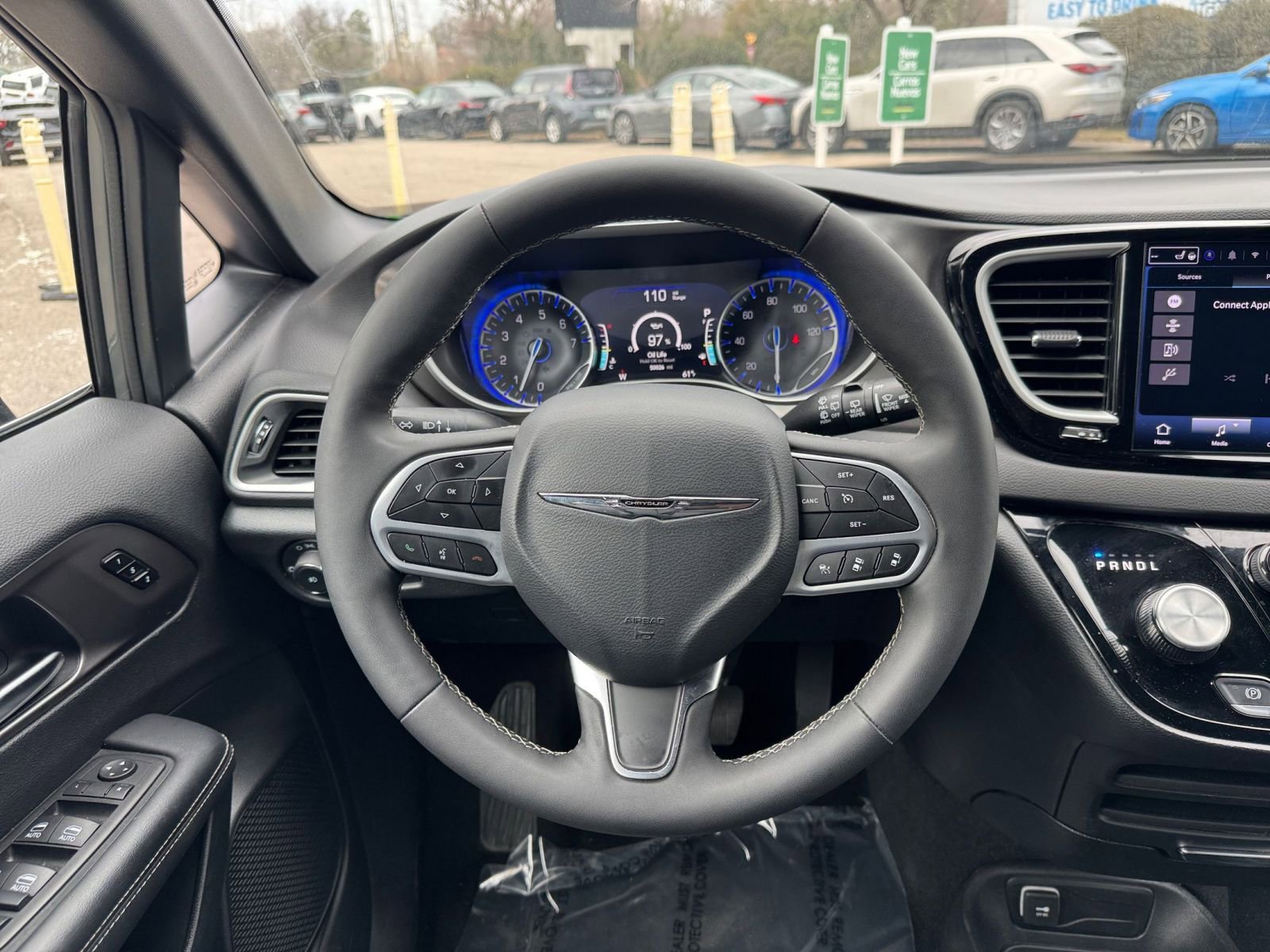 Thumbnail: 2025 Chrysler Pacifica - 32