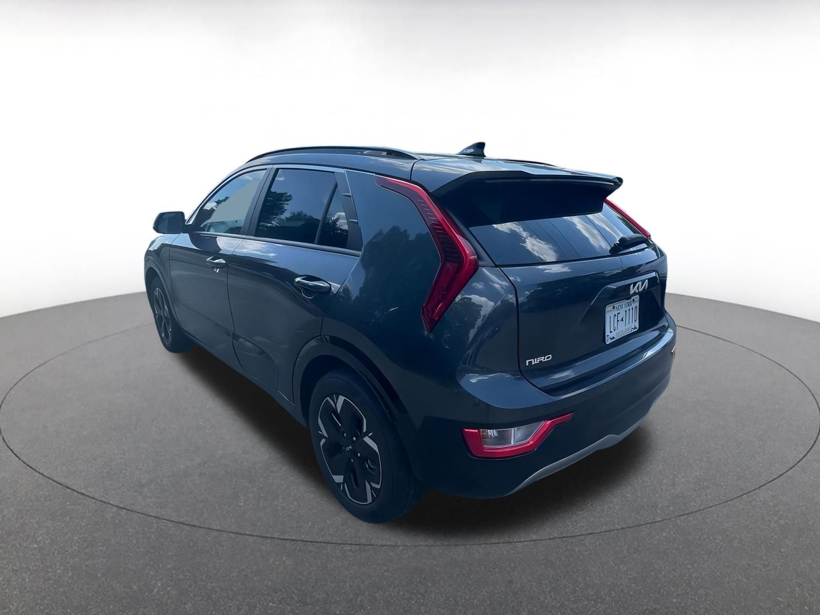 Thumbnail: 2023 Kia Niro - 5