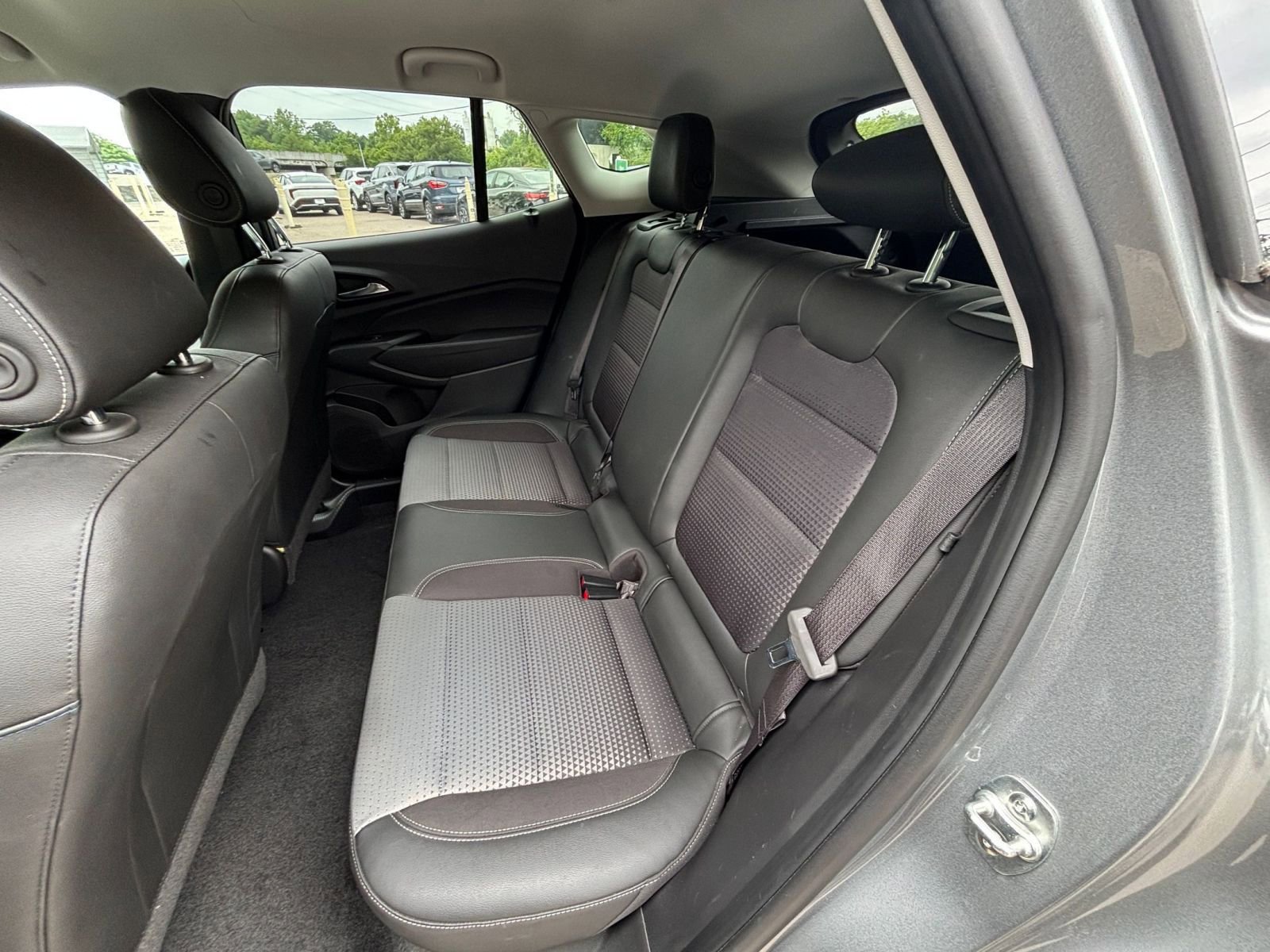 2025 Chevrolet Trax LT - Photo 36