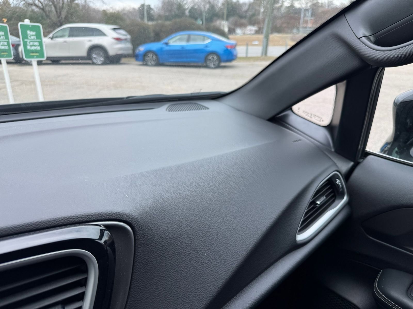 Thumbnail: 2025 Chrysler Pacifica - 33