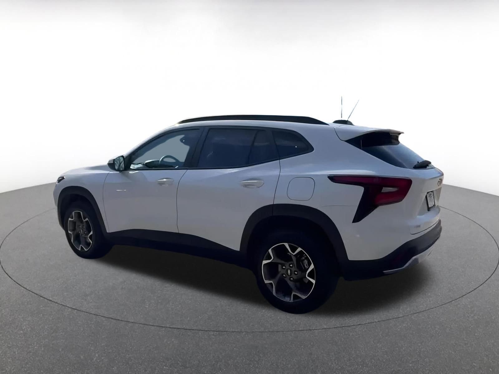 Thumbnail: 2025 Chevrolet Trax - 10