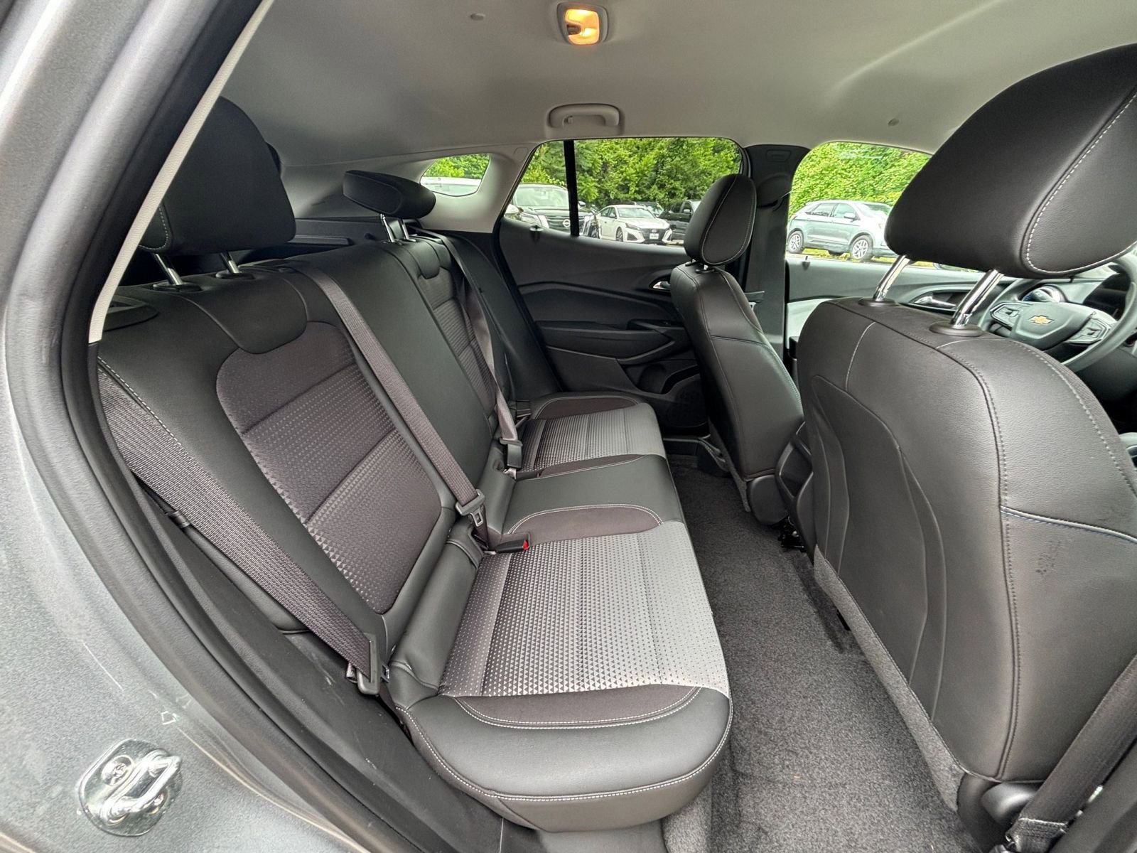 2025 Chevrolet Trax LT - Photo 38