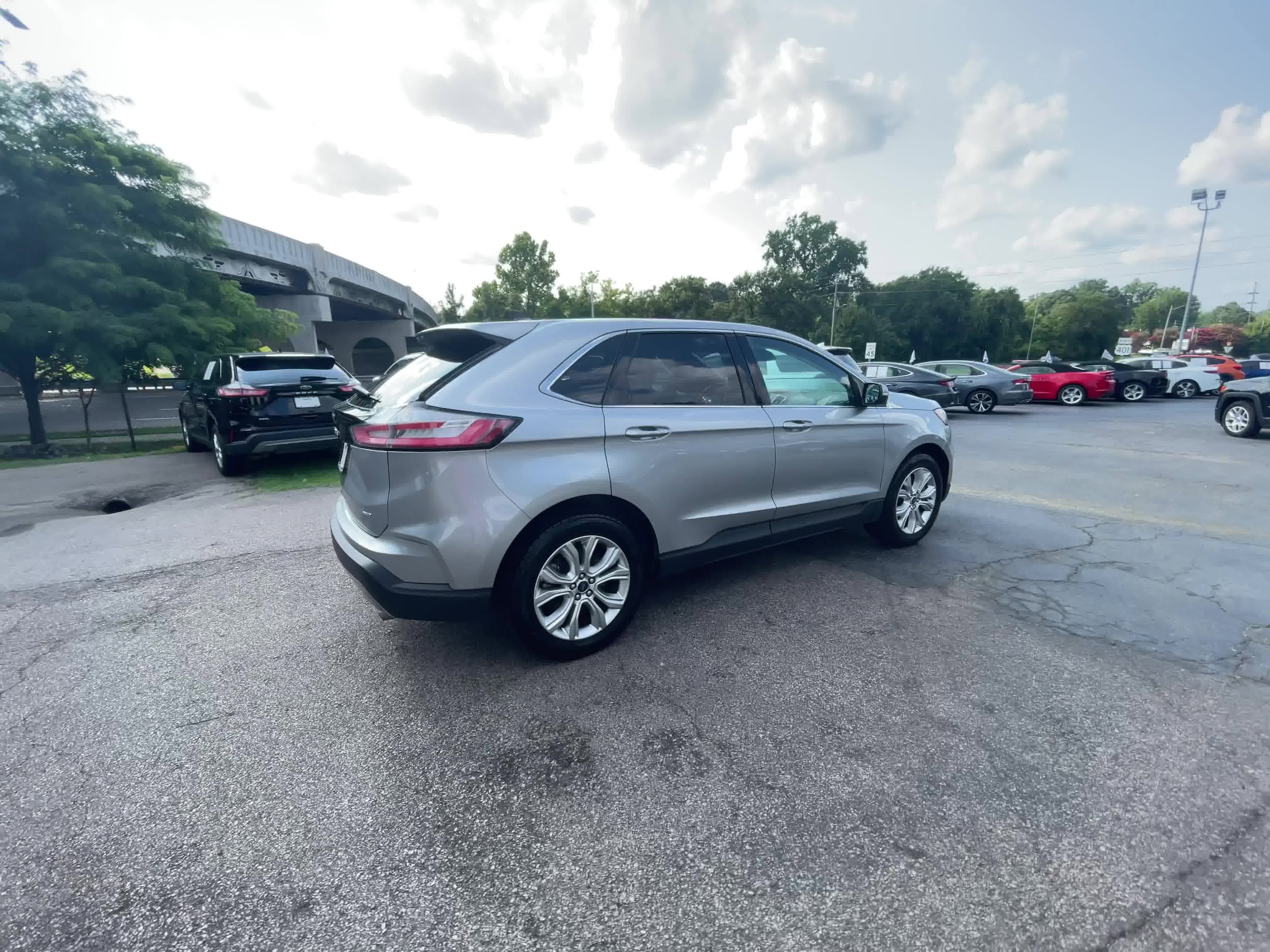 2022 Ford Edge Titanium 12