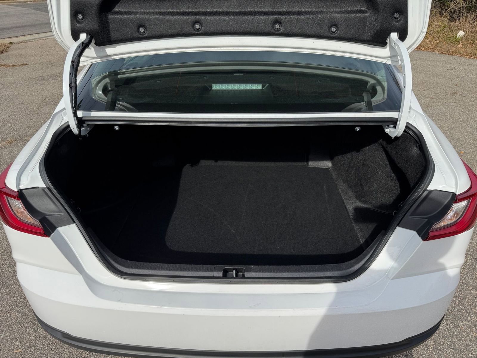 Thumbnail: 2025 Toyota Camry - 25