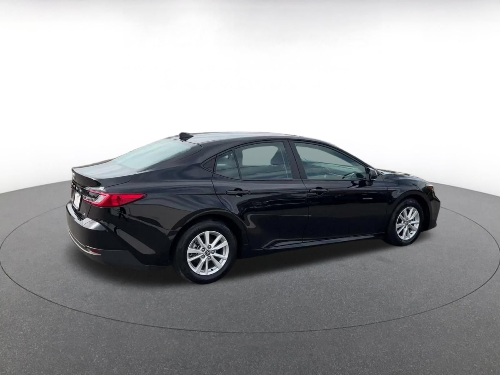 Thumbnail: 2025 Toyota Camry - 14