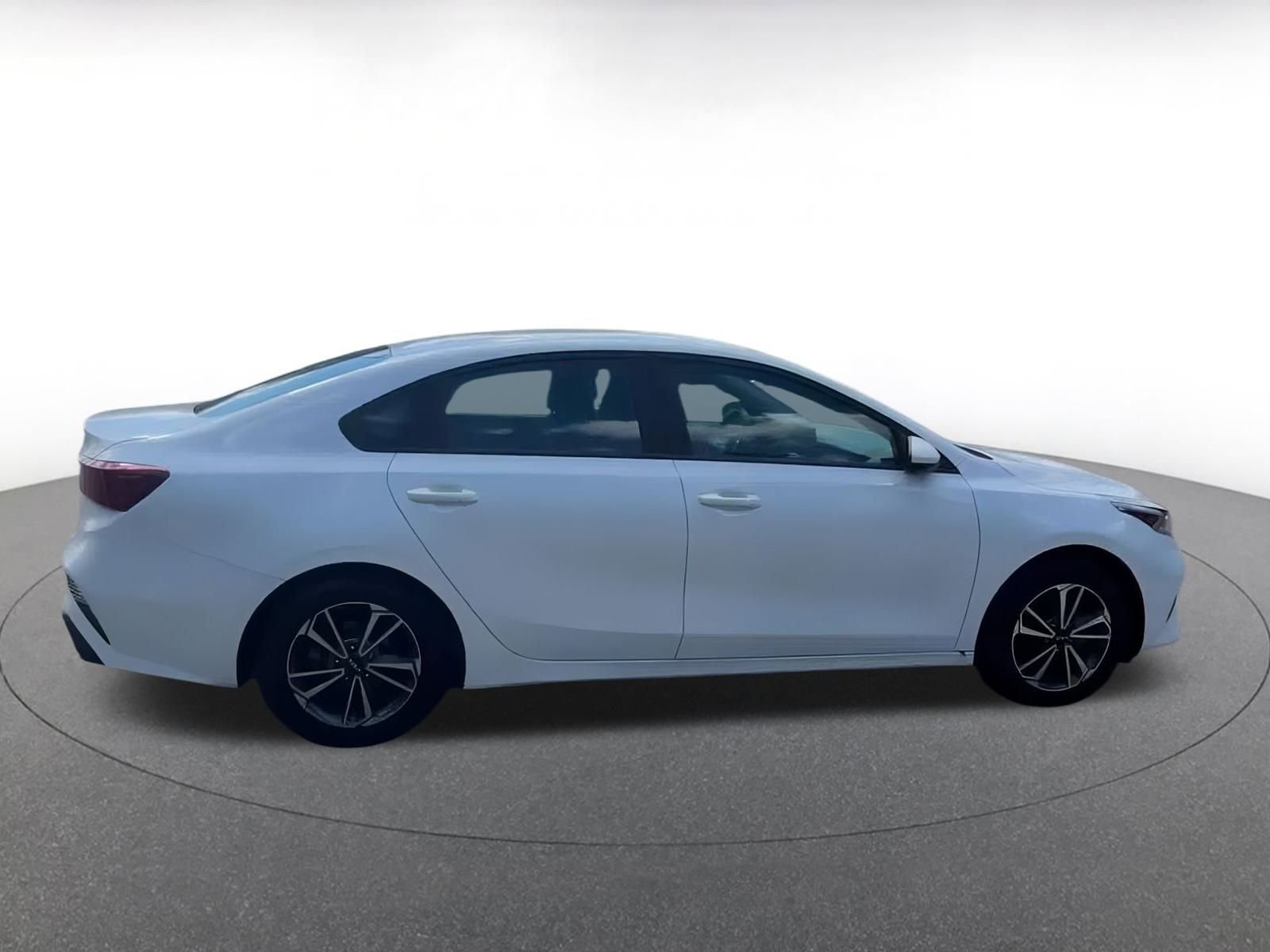 Thumbnail: 2023 Kia Forte - 16