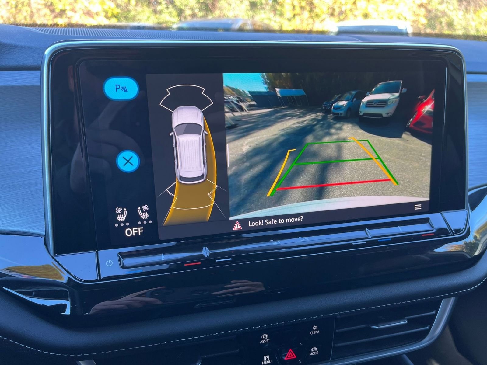 Thumbnail: 2025 Volkswagen Atlas - 17