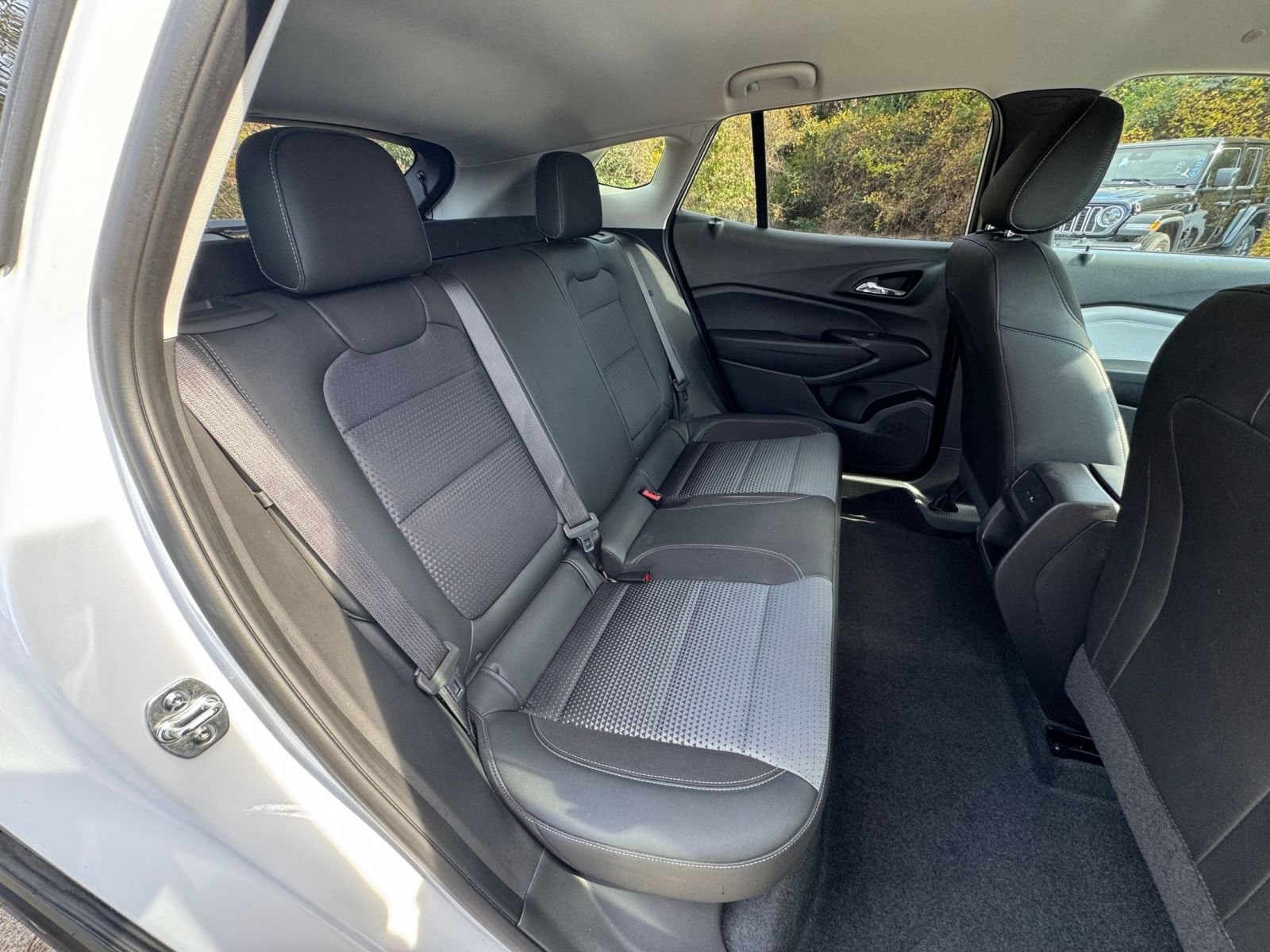 Thumbnail: 2025 Chevrolet Trax - 34