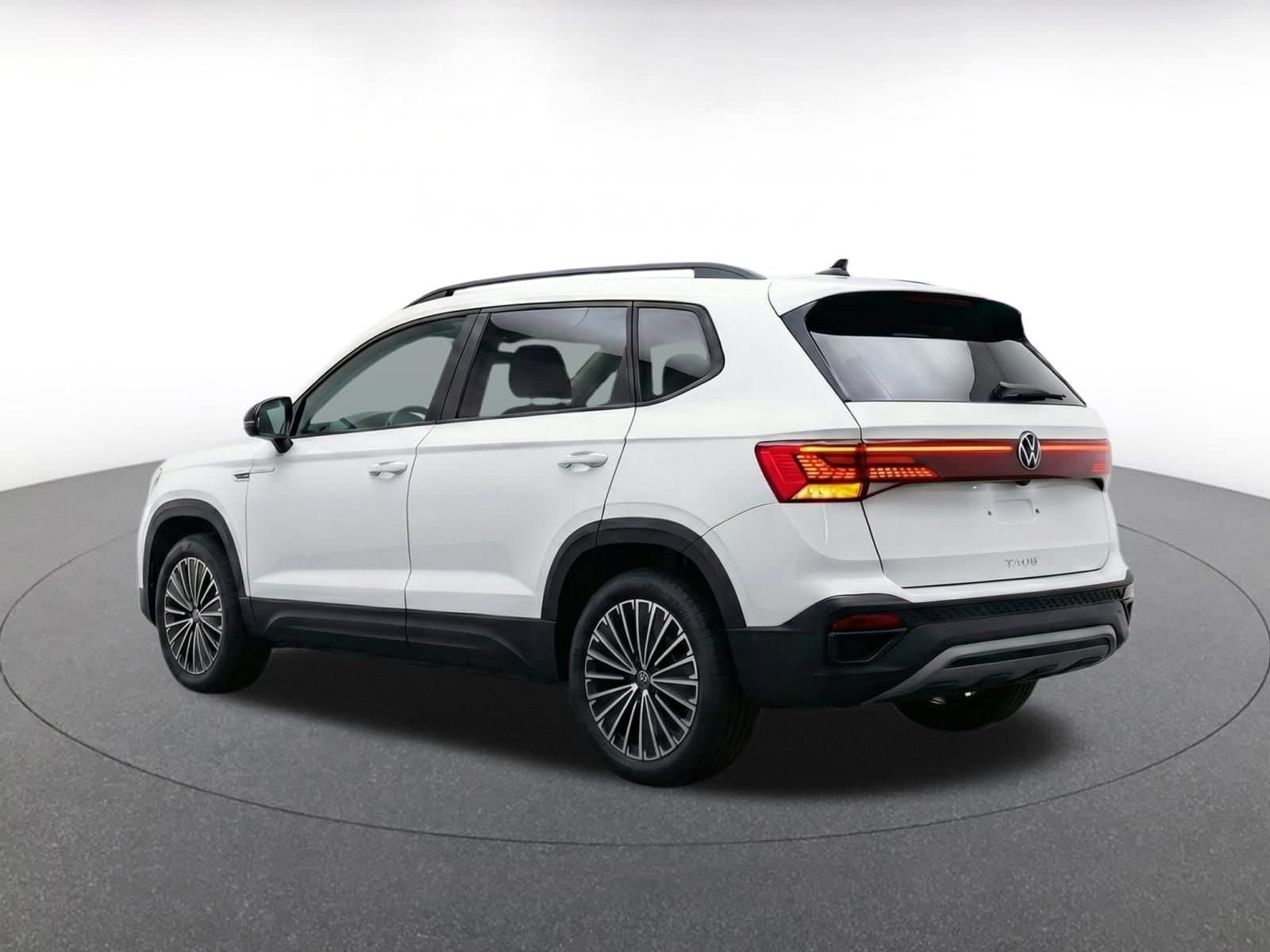 Thumbnail: 2026 Volkswagen Taos - 7