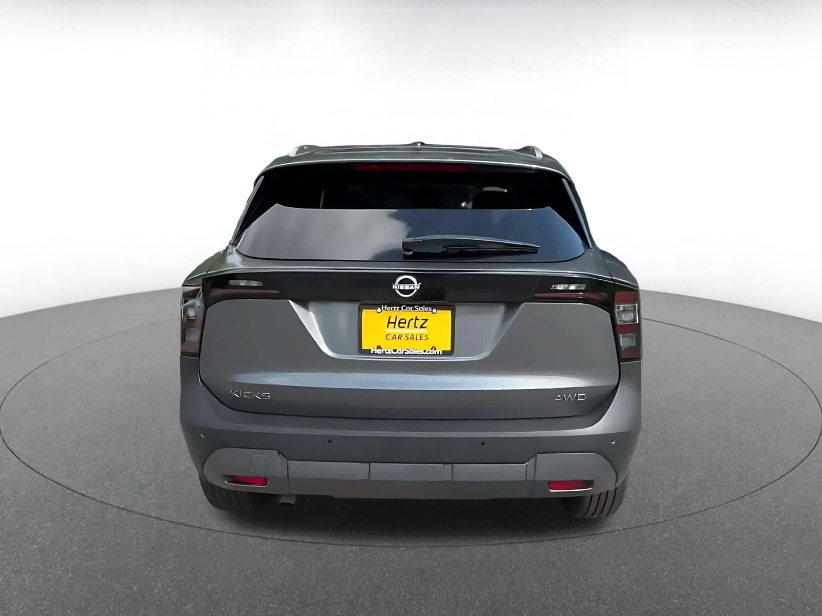 Thumbnail: 2026 Nissan Kicks - 10