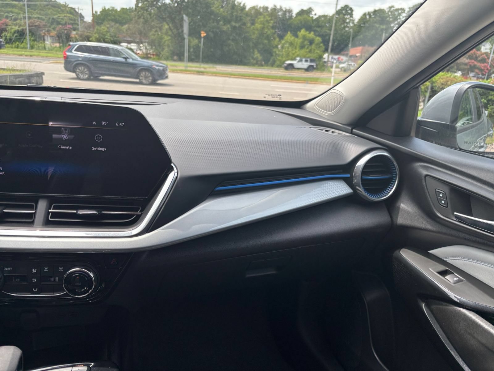 Thumbnail: 2025 Chevrolet Trax - 29