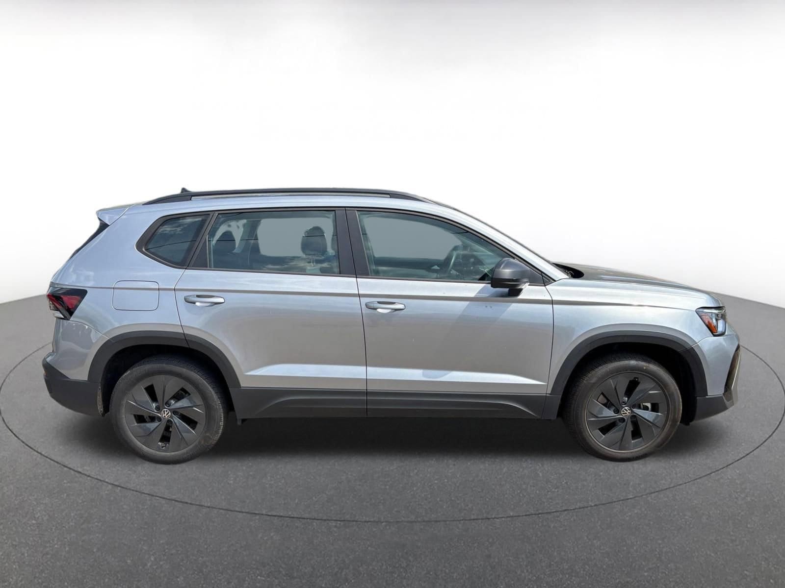 Thumbnail: 2025 Volkswagen Taos - 8