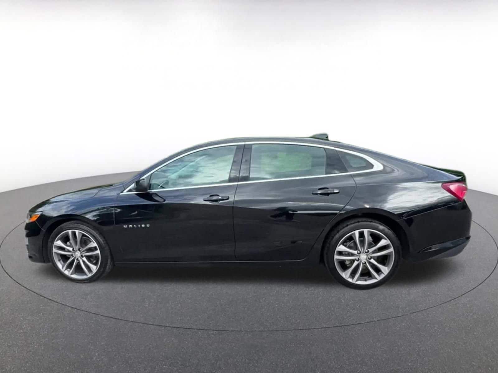 Thumbnail: 2024 Chevrolet Malibu - 9