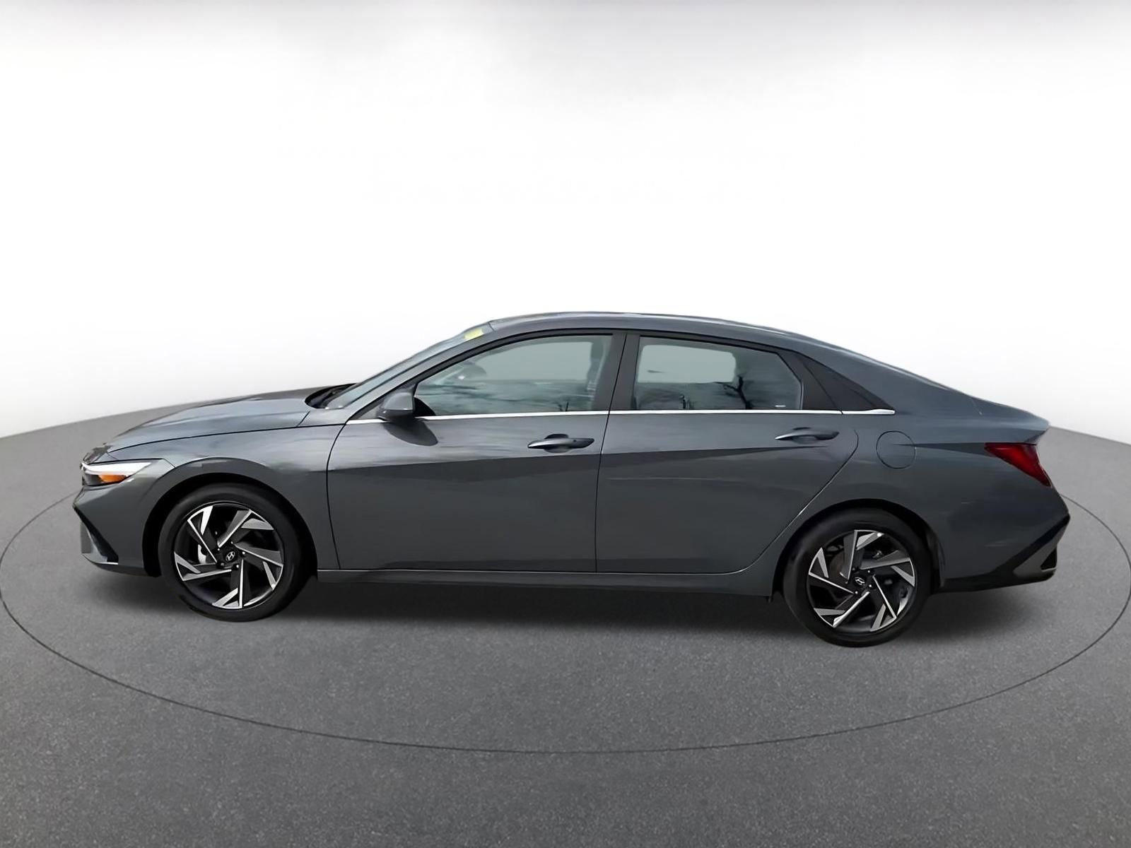 Thumbnail: 2025 Hyundai Elantra - 9