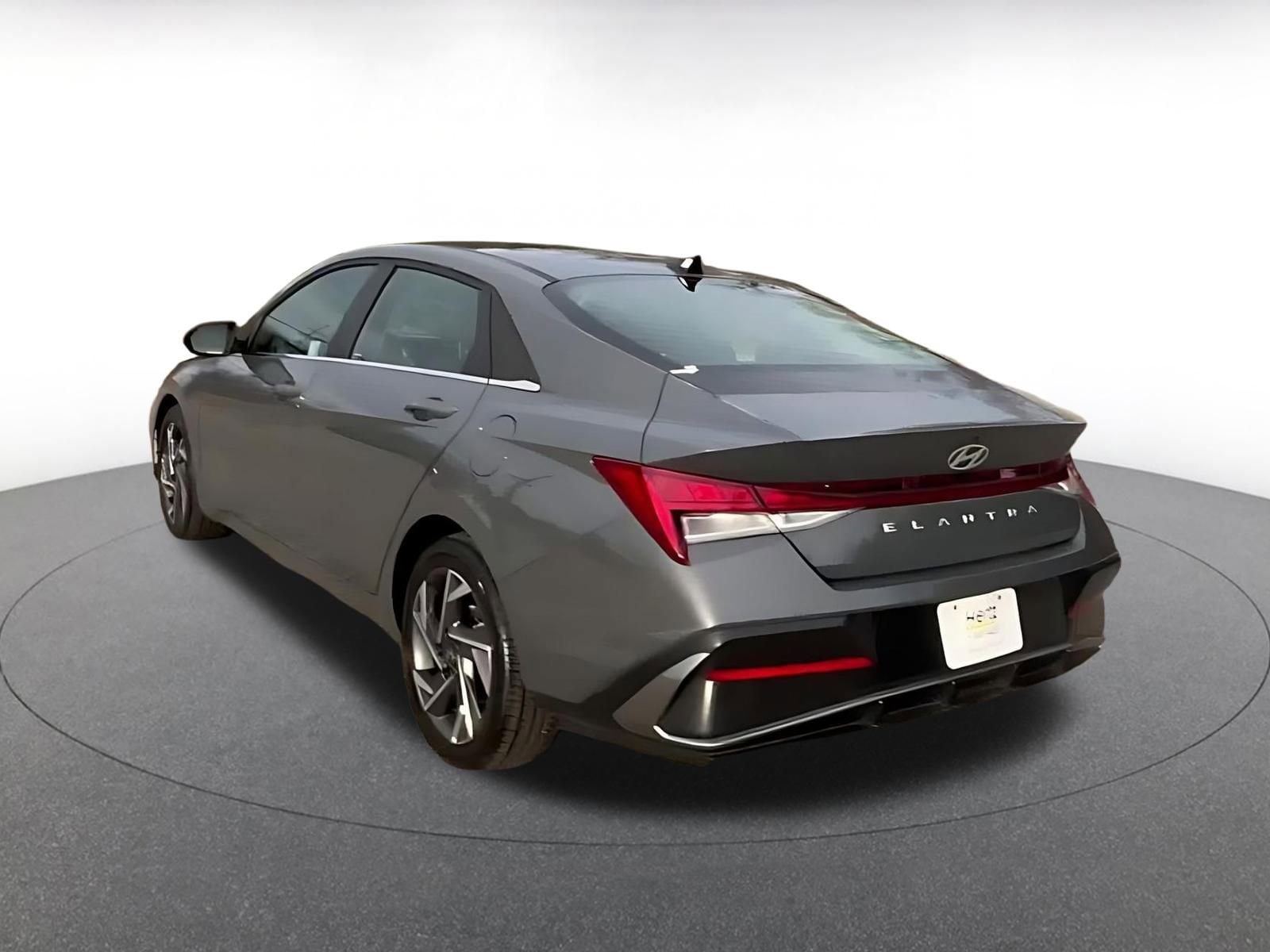 Thumbnail: 2025 Hyundai Elantra - 11