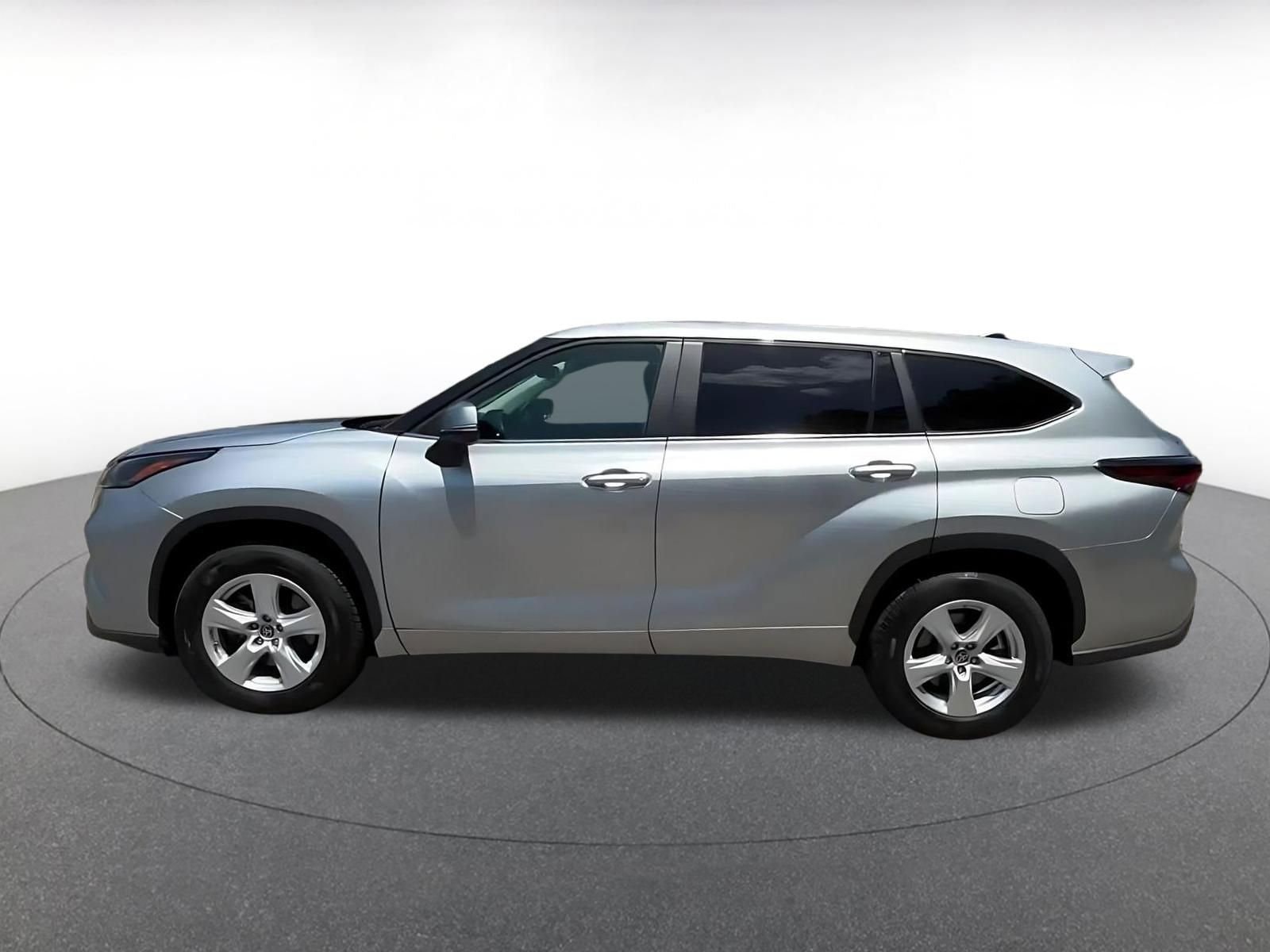 Thumbnail: 2025 Toyota Highlander - 9