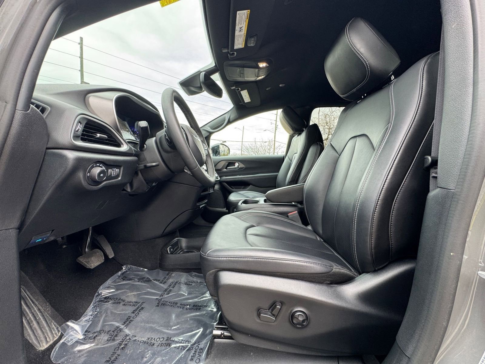 Thumbnail: 2025 Chrysler Pacifica - 24