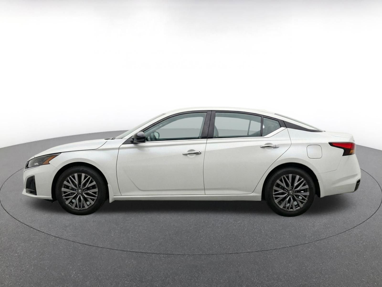 Thumbnail: 2025 Nissan Altima - 4
