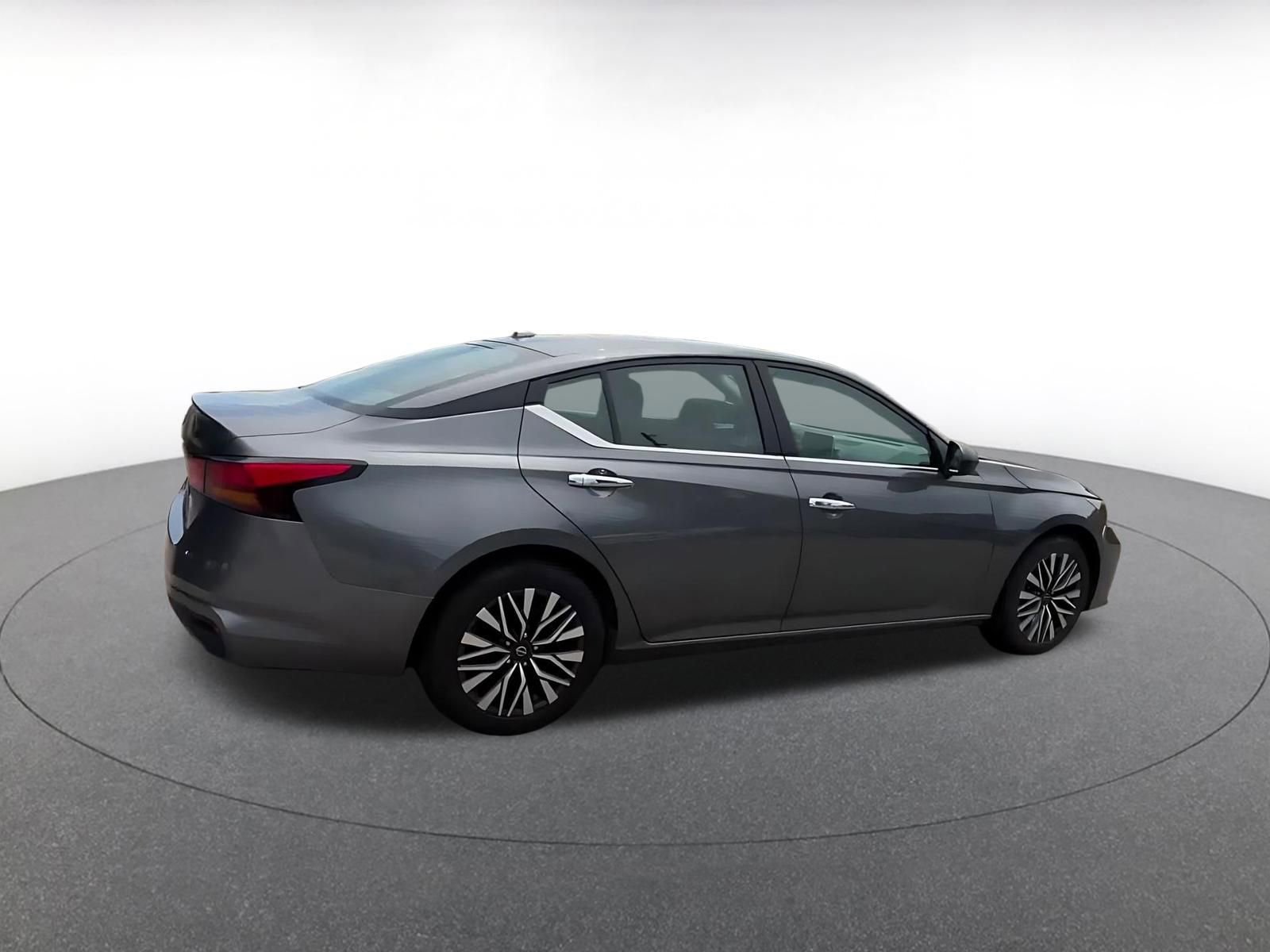 Thumbnail: 2025 Nissan Altima - 15