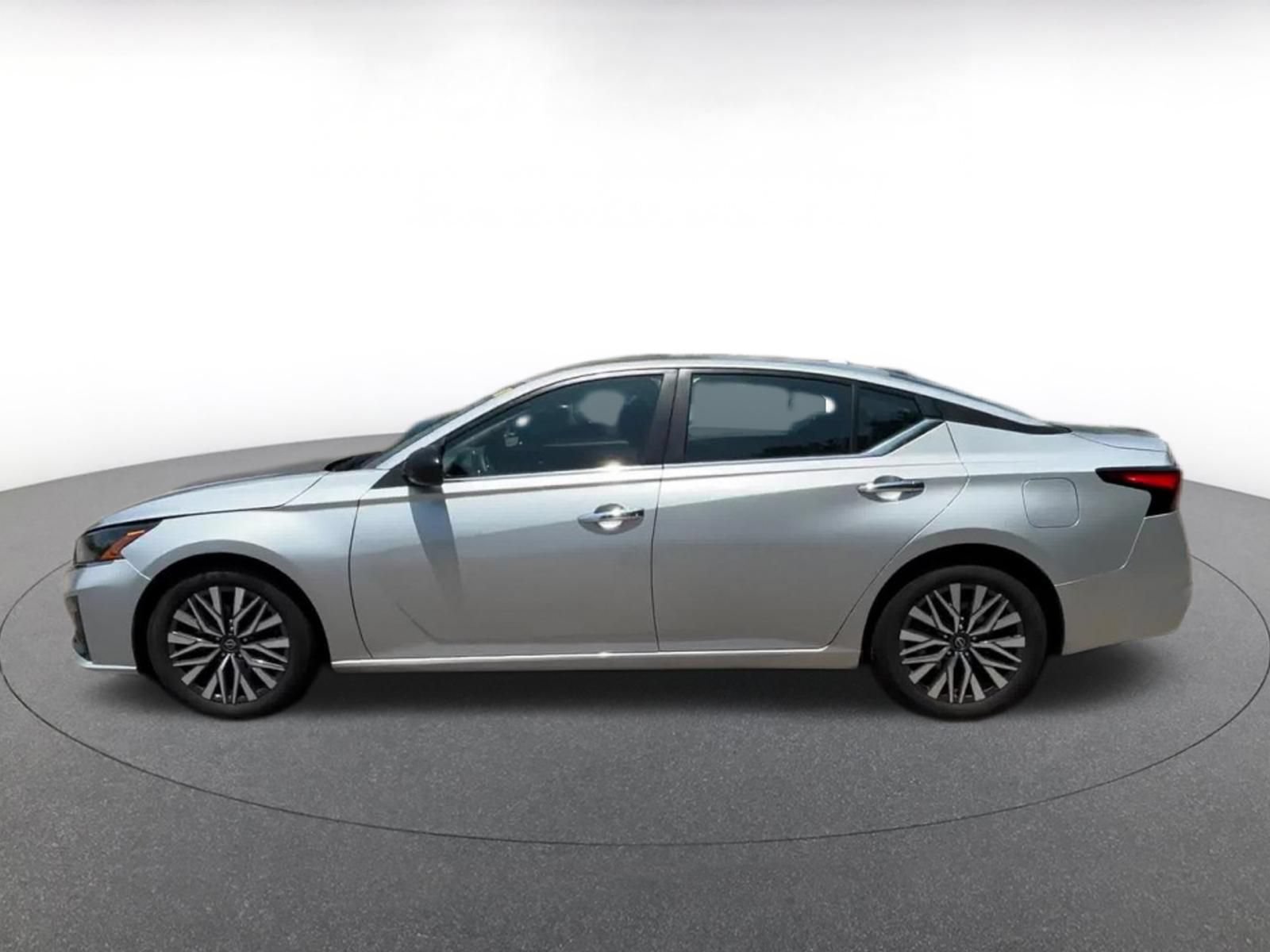 Thumbnail: 2025 Nissan Altima - 8