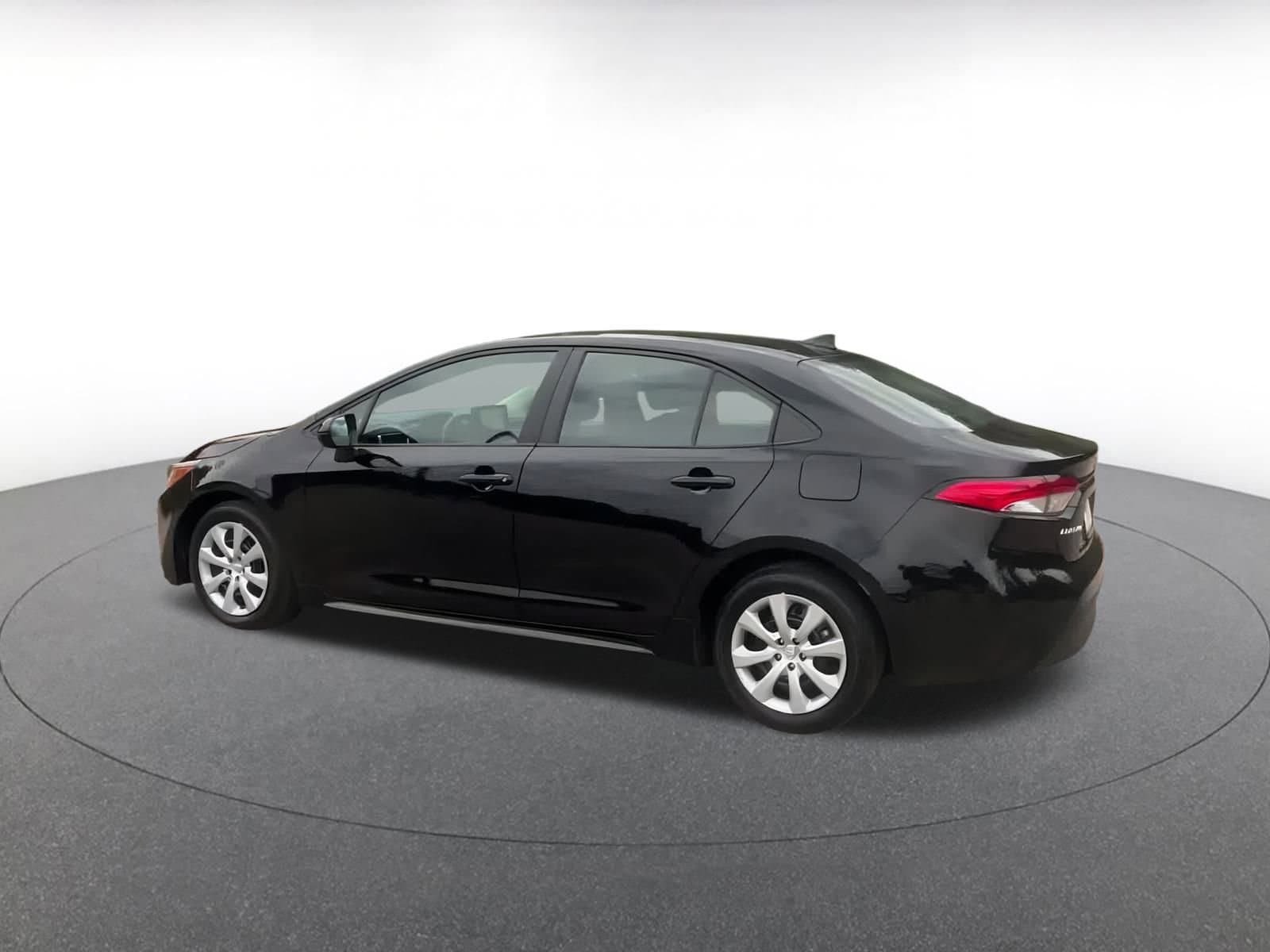Thumbnail: 2024 Toyota Corolla - 11