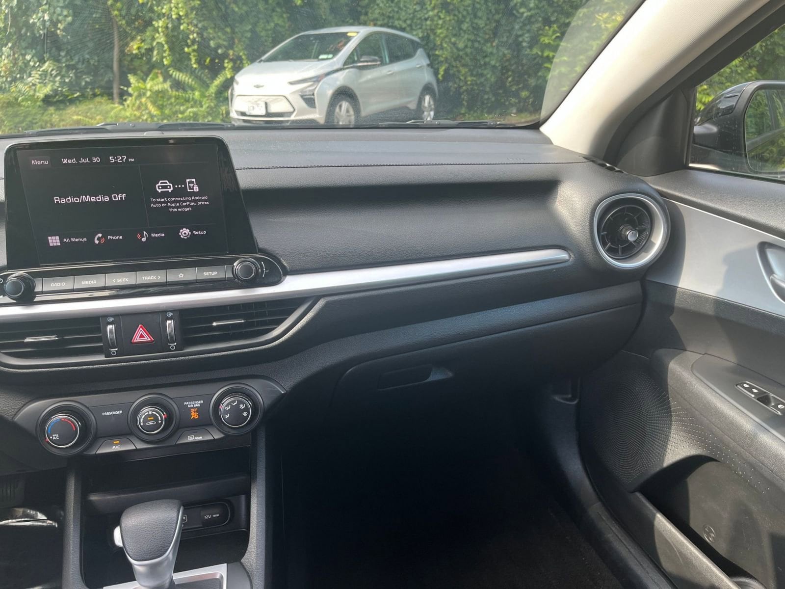 Thumbnail: 2023 Kia Forte - 30