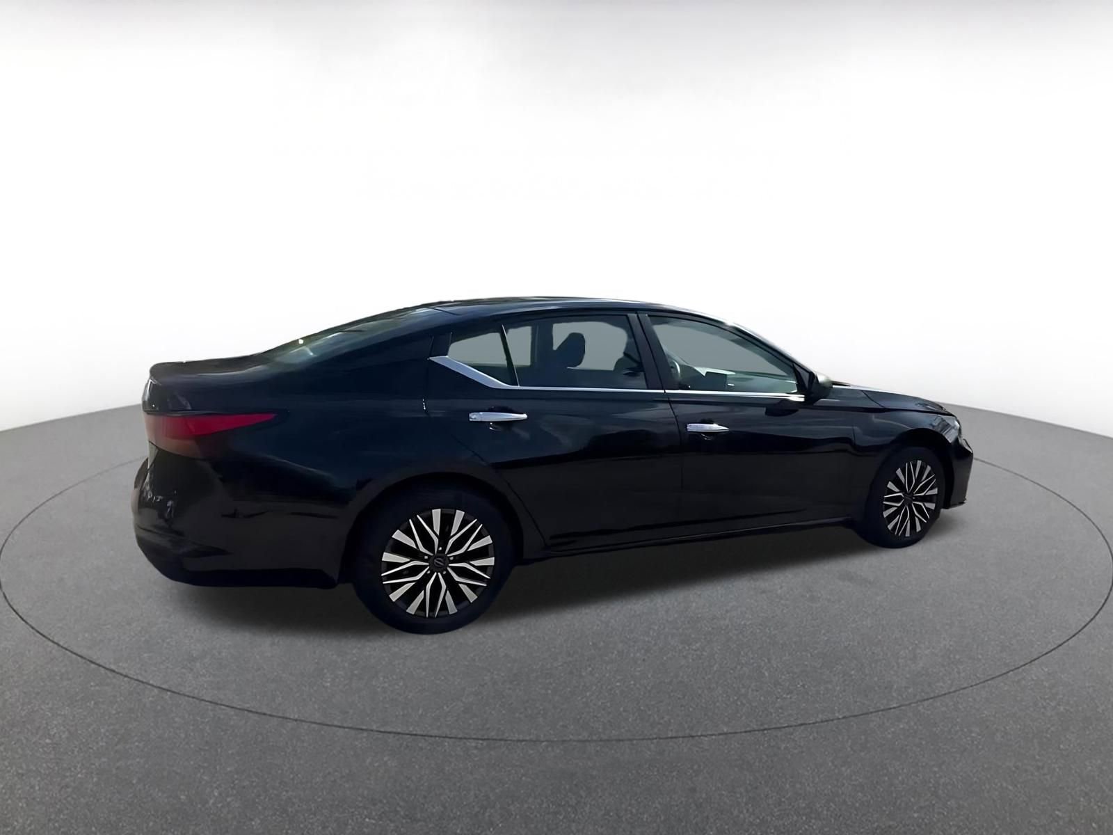 Thumbnail: 2025 Nissan Altima - 15