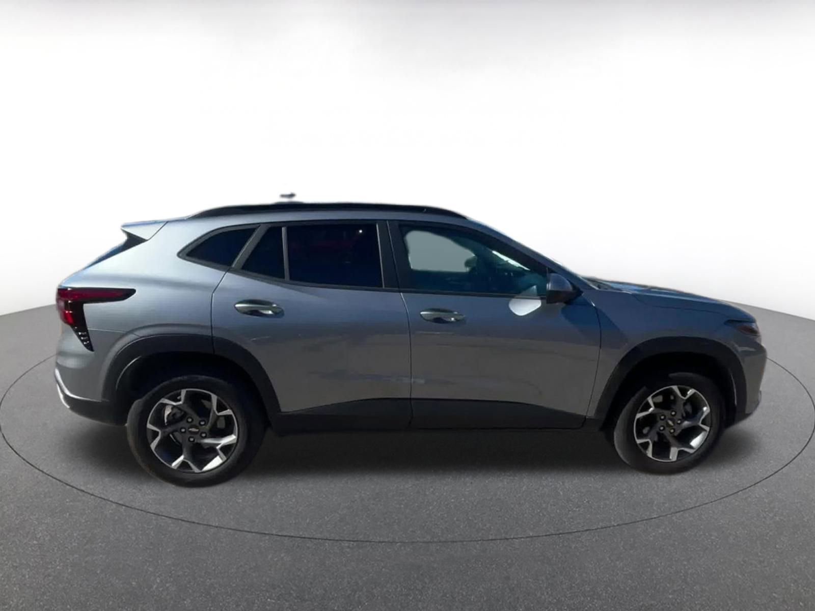 Thumbnail: 2025 Chevrolet Trax - 16