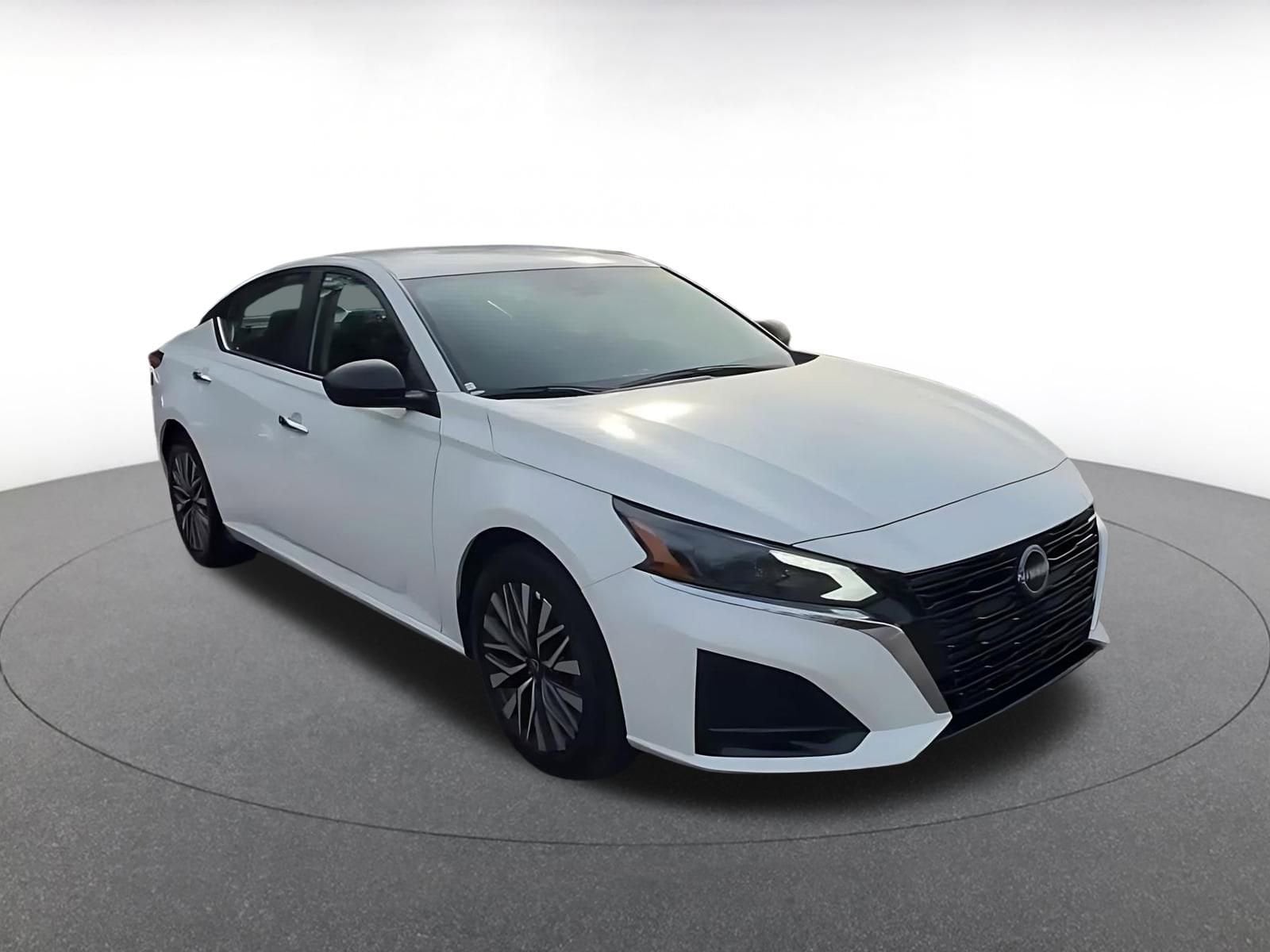 Thumbnail: 2025 Nissan Altima - 3