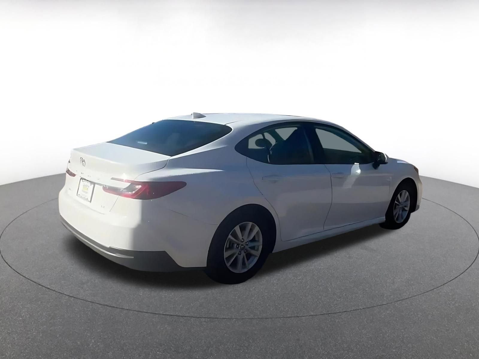 Thumbnail: 2025 Toyota Camry - 15