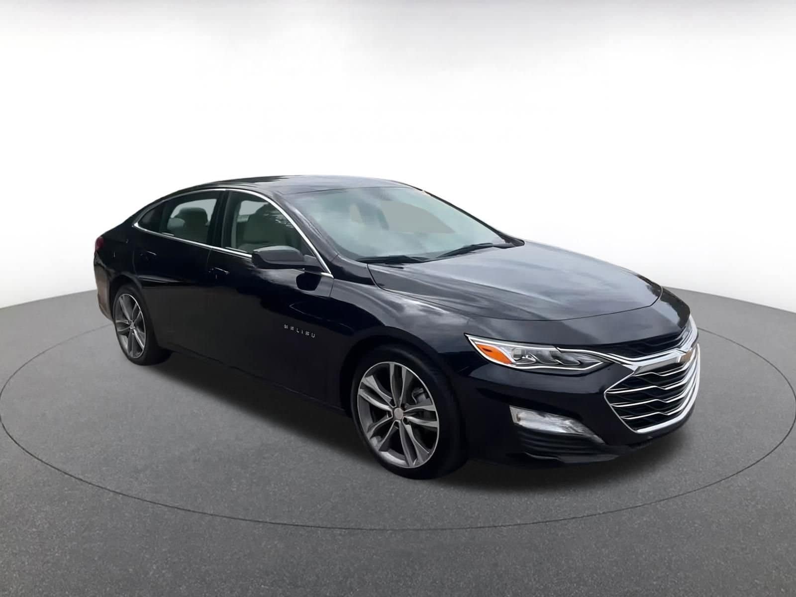 Thumbnail: 2024 Chevrolet Malibu - 3