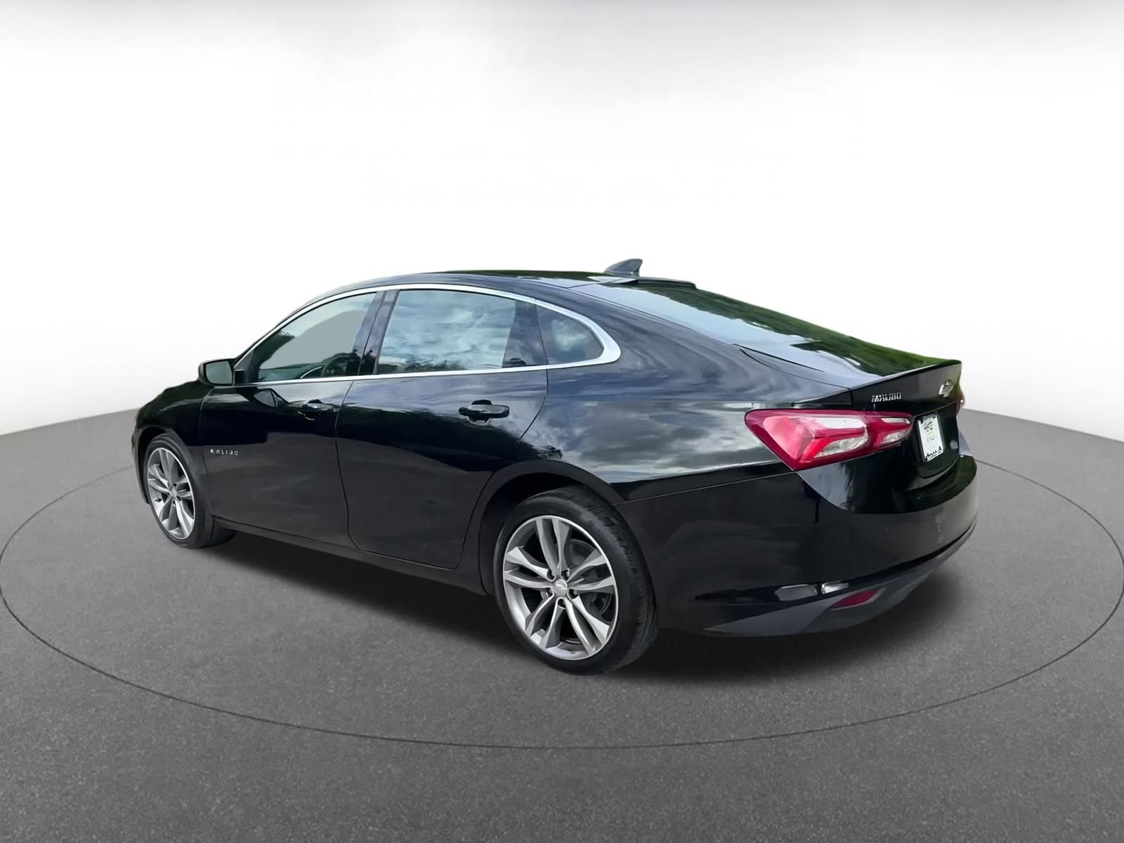 Thumbnail: 2024 Chevrolet Malibu - 10