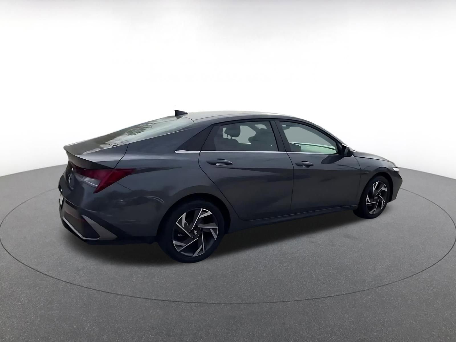 Thumbnail: 2025 Hyundai Elantra - 15