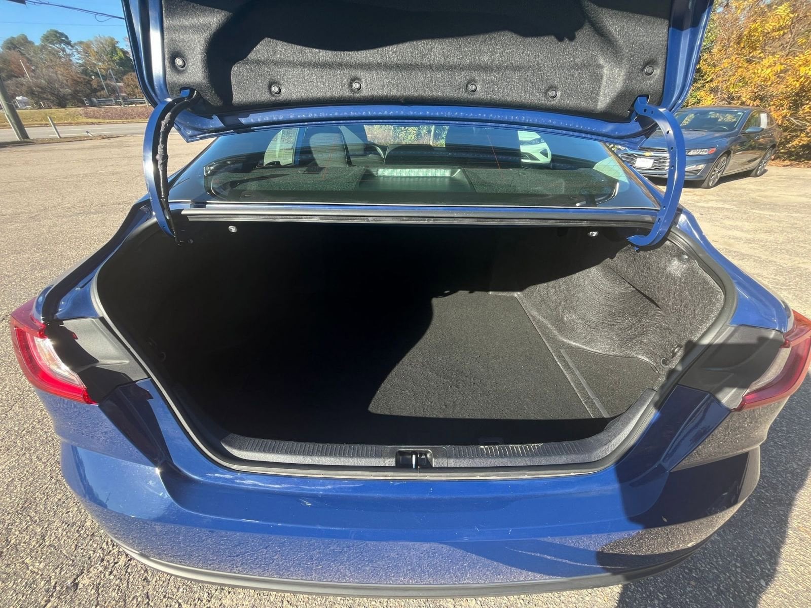 Thumbnail: 2025 Toyota Camry - 25