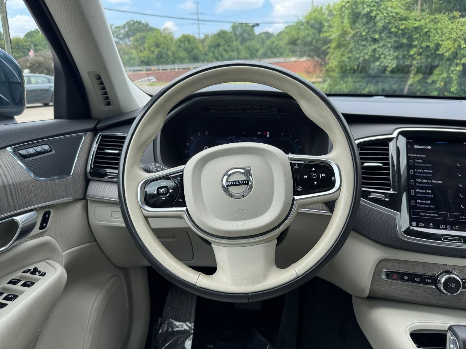 Thumbnail: 2023 Volvo XC90 - 29