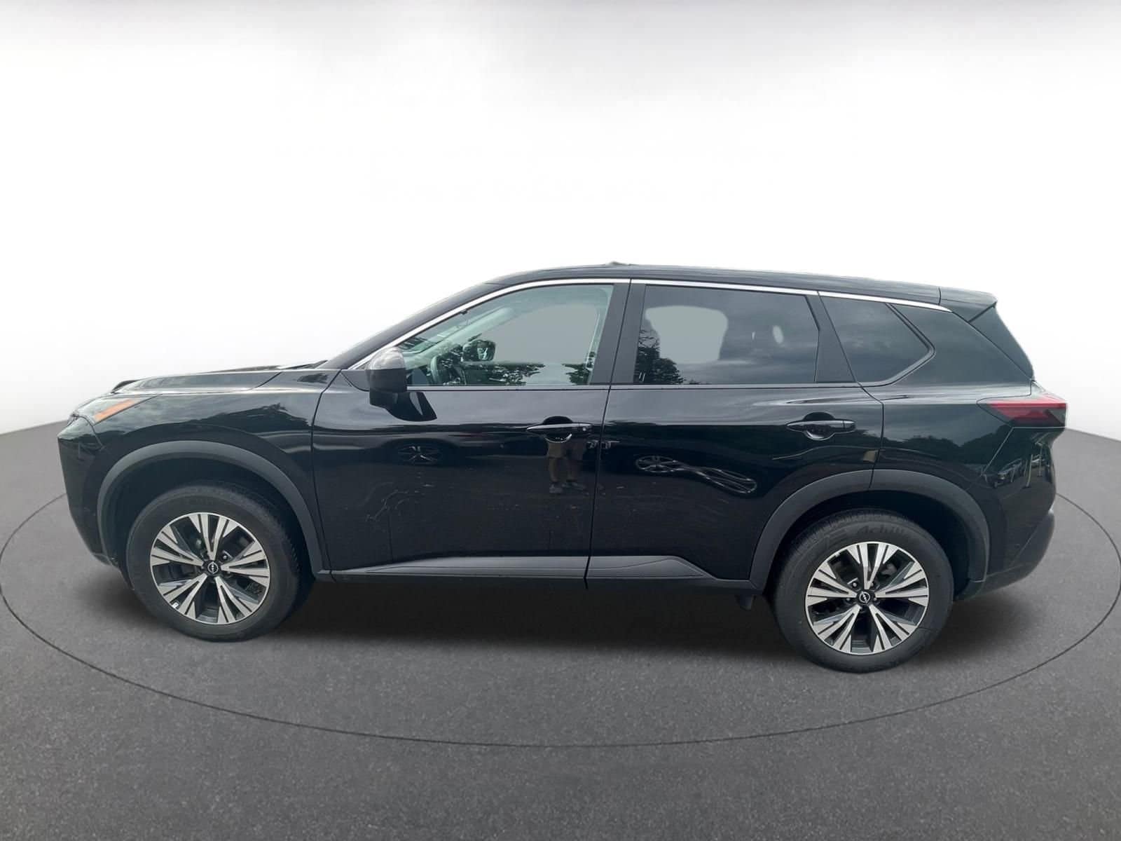 Thumbnail: 2023 Nissan Rogue - 4