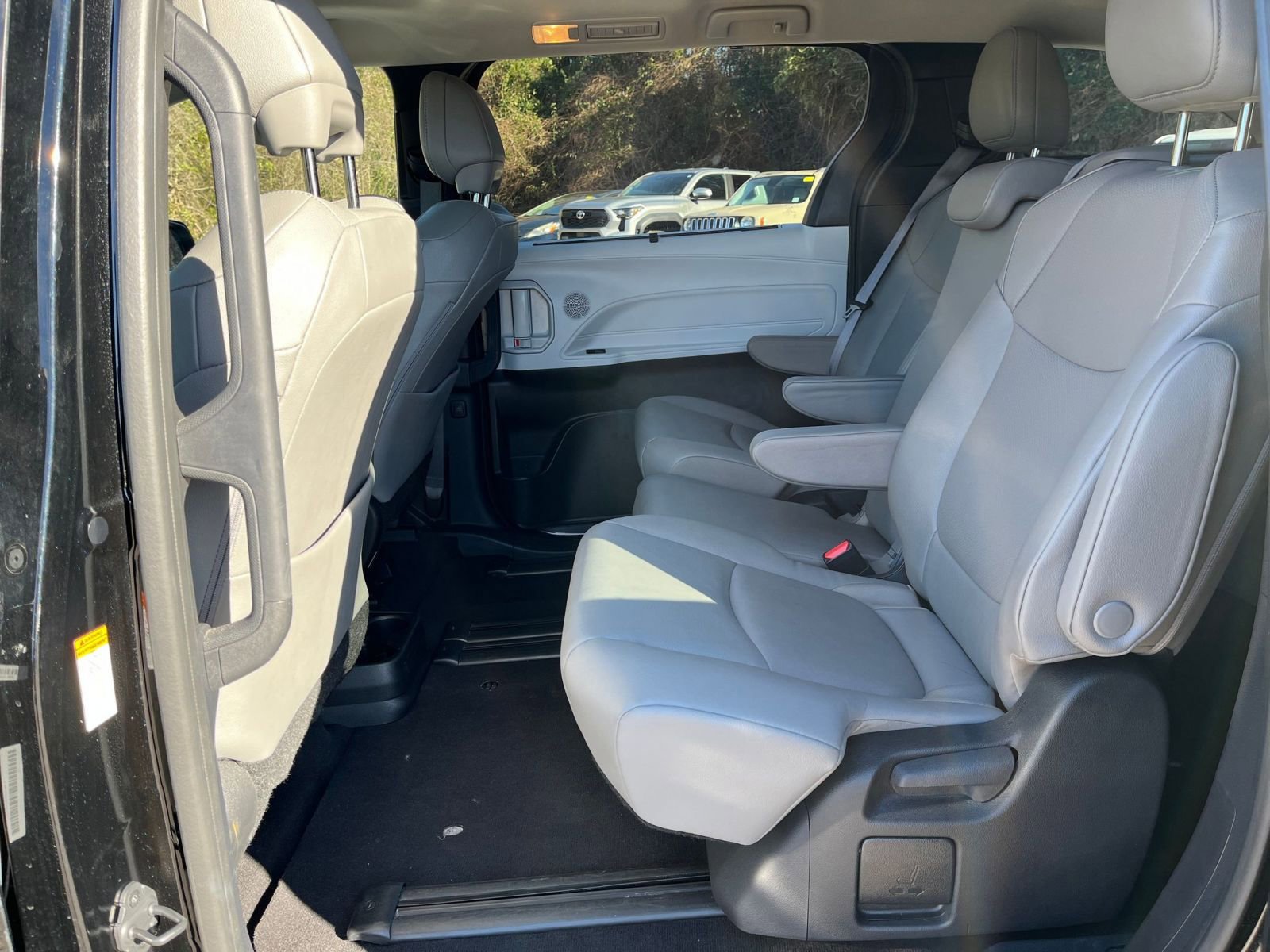 Thumbnail: 2025 Toyota Sienna - 28